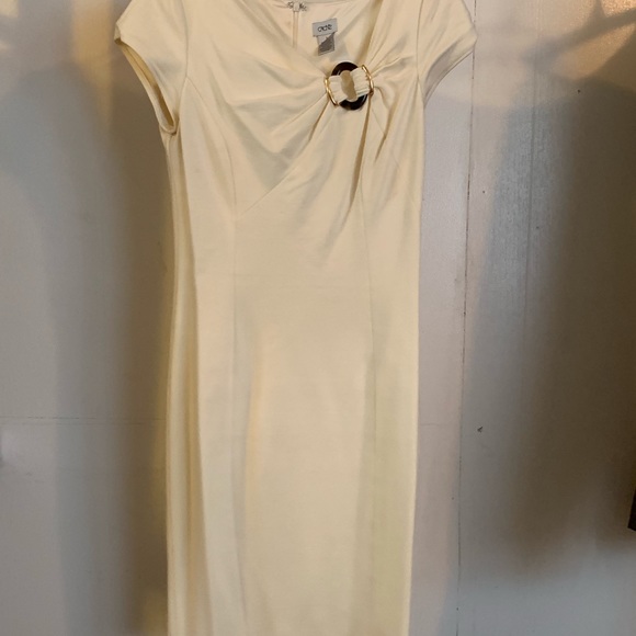 Semi-Formal Off-White Dress - Picture 1 of 8